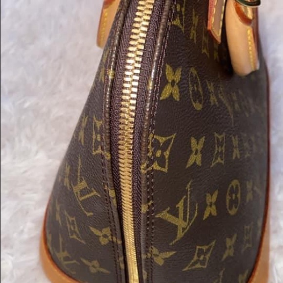 Louis Vuitton Alma PM - Picture 7 of 13